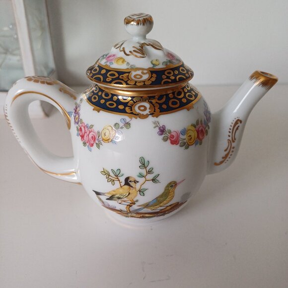 Gorgeous 1985 Franklin Mint TOURNAY Fine Porcelain Birds and Flower Mini Teapot - Picture 1 of 13
